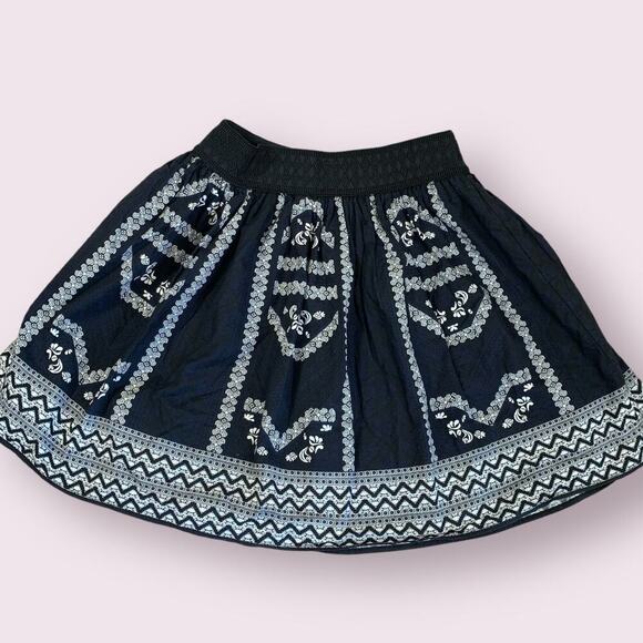 Alya Bohemian Flare Circle Skater Mini Skirt Pullon Size S Black and White Aztec - Picture 7 of 10